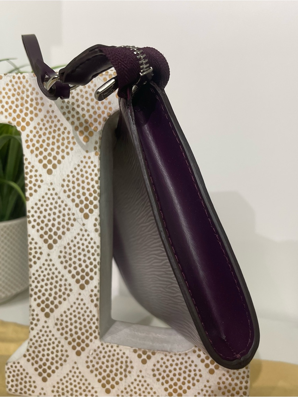 Louis Vuitton Plum Epi Leather Pouchette - Picture 4 of 6